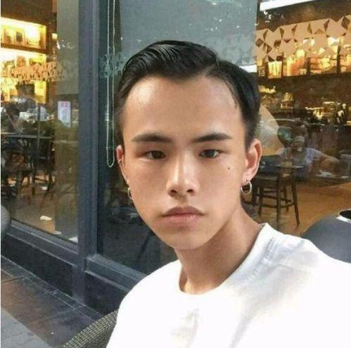 艾克里里跳舞视频,动感节奏点燃青春活力